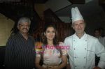 Narmmadaa Ahuja with Chef Claudio in Grillopollis, Mumbai on 30th Nov 2010 (9).JPG